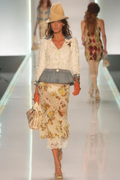 Look 11